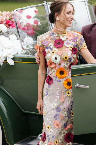 trouwjurk met bloemen